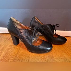 Clarks Artisan Block Heel Pumps 8